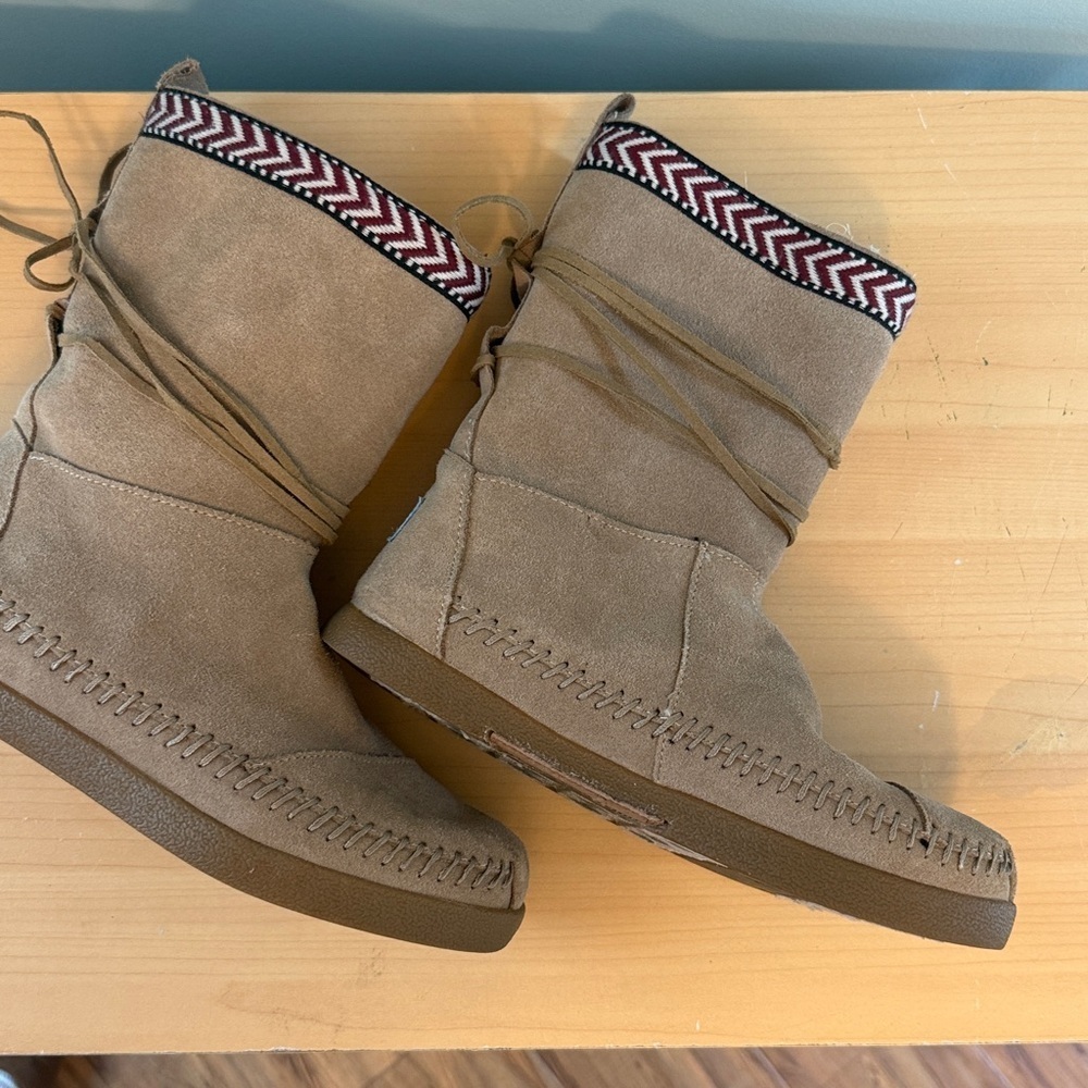 Toms Nepal Boots - Picture 7 of 11